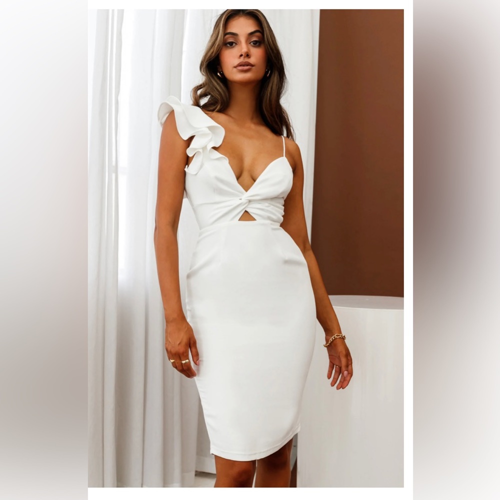 Selfie Leslie Iris Twist Bust Ruffle Shoulder Knee-Length Dress White